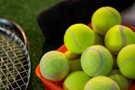 Jak przygotować piłki do gry w tenisa? 