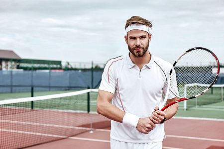 Najważniejszy sprzęt sportowy początkującego tenisisty